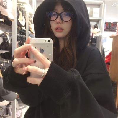 戴拉福德夫人的婚姻海报