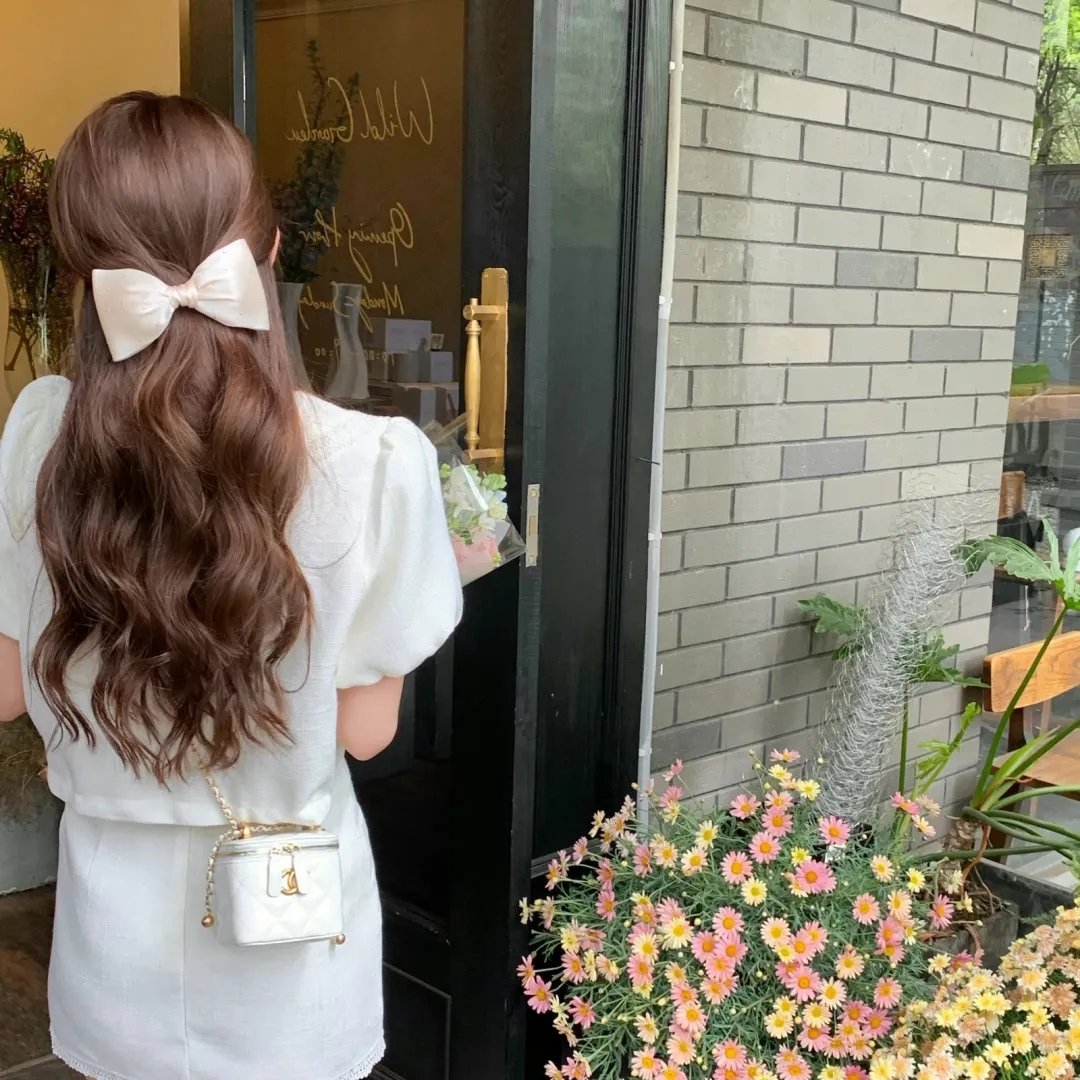 海边的白房子海报